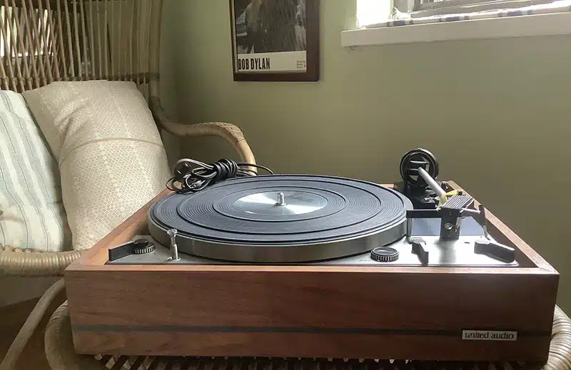 vinyl turntable