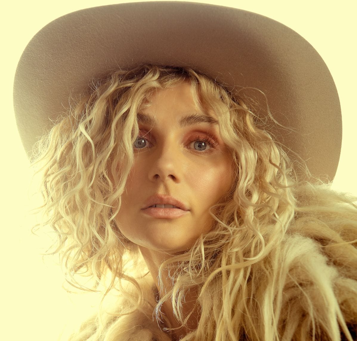 Former ‘Nashville’ Star Clare Bowen Brings Show of Strength, Hope to