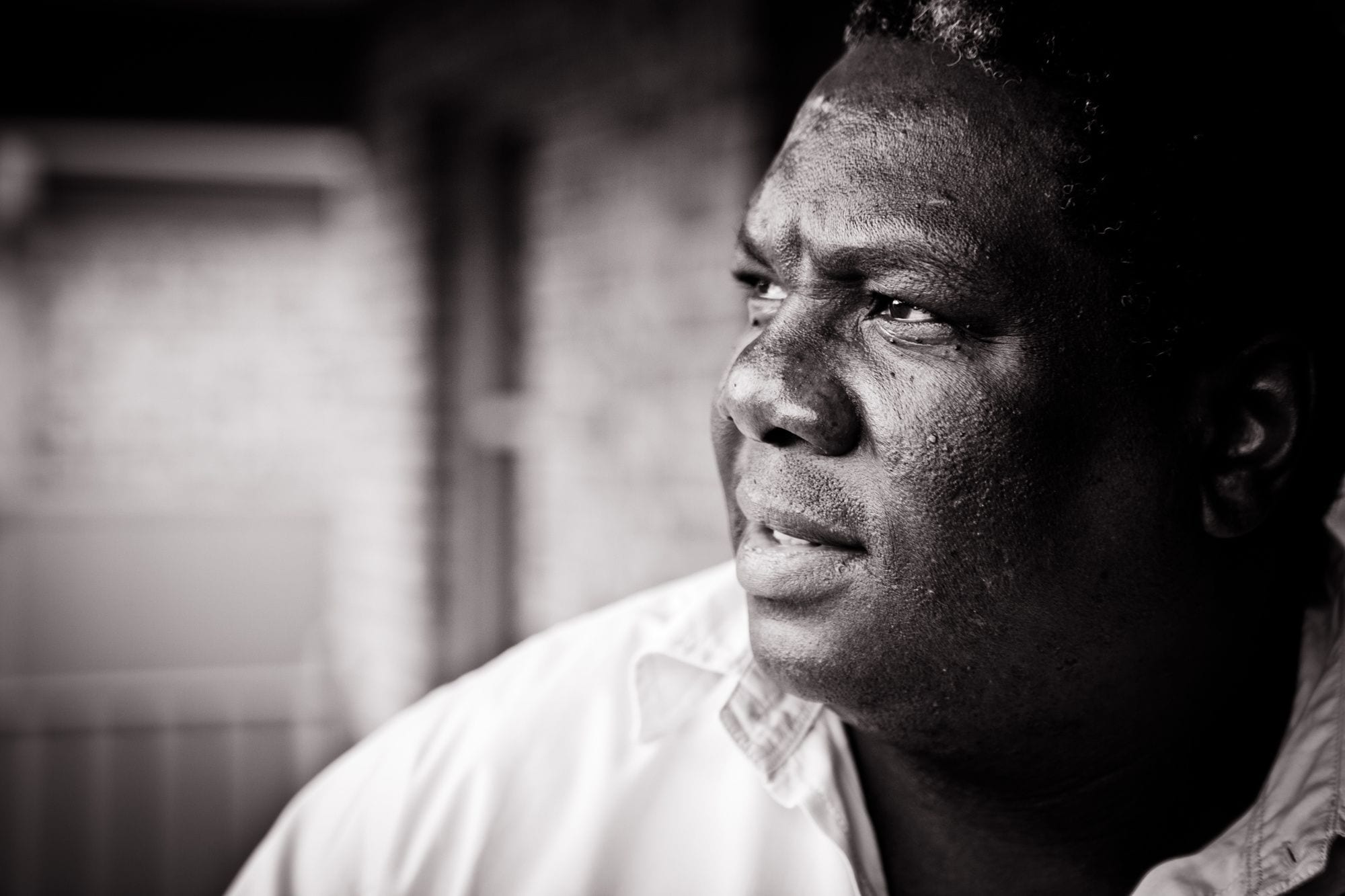 South African Folk Master Vusi Mahlasela Honors Home on ‘Shebeen Queen’