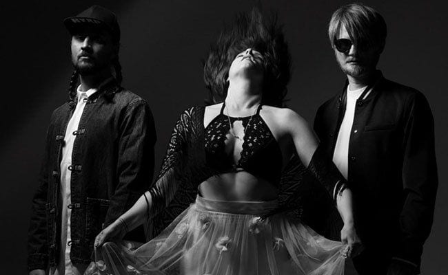 Röyksopp – “Never Ever” feat. Susanne Sundfør (Singles Going Steady)