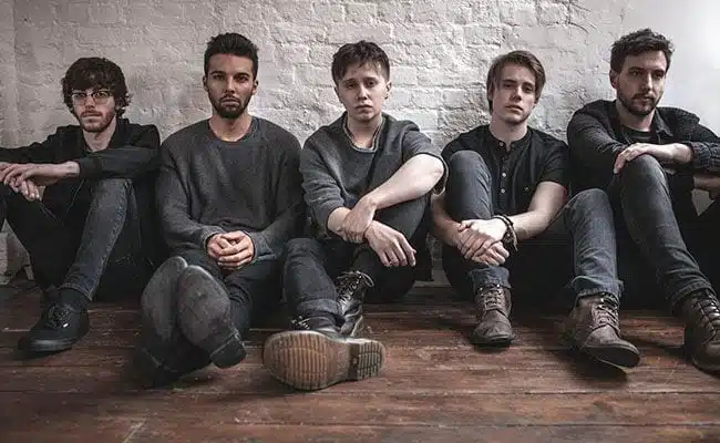 Nothing But Thieves: Nothing But Thieves