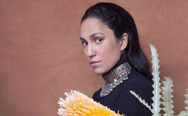 Lafawndah – “Town Crier” (Singles Going Steady)