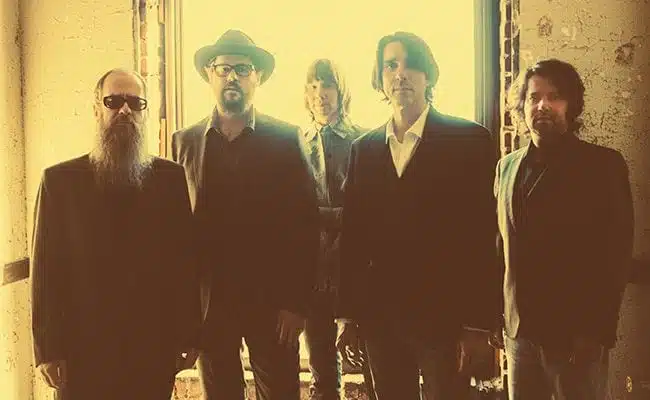 Drive-By Truckers – “Runaway Train” (Live) (Singles Going Steady)