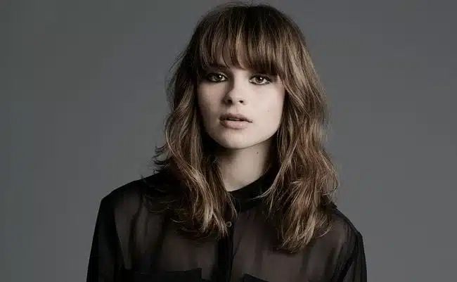 Gabrielle Aplin: Light Up the Dark