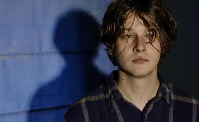 Bill Ryder-Jones – “Two to Birkenhead” (video) (Singles Going Steady)