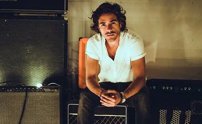 194021-jack-savoretti-written-in-scars