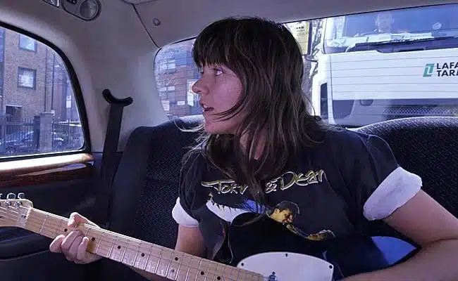 Courtney Barnett – “Dead Fox” (video)