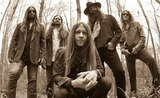 190322-blackberry-smoke-holding-all-the-roses2