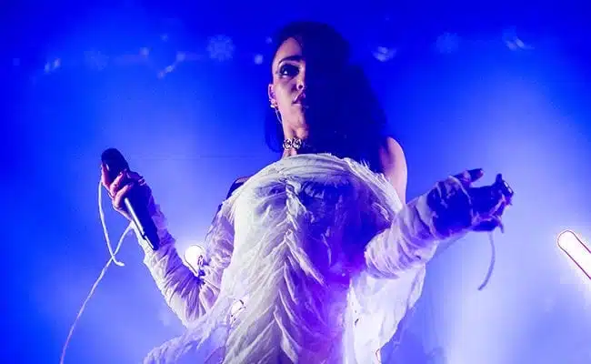 FKA Twigs: 10 November 2014 – Warsaw, Brooklyn (Photos)