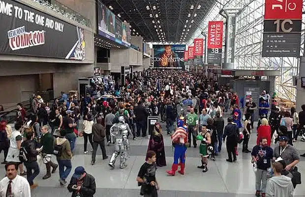 187900-on-the-edge-of-hells-kitchen-in-a-cramped-hallway-new-york-comic-con