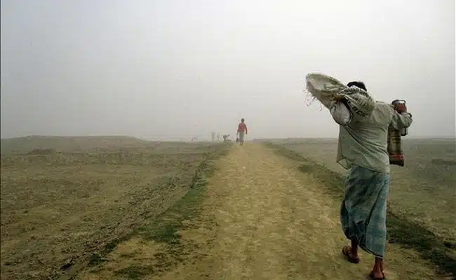 ‘The Wind Will Carry Us’ Is a Challenging Climb to the Top of the Hill