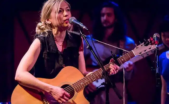 Emily Kinney: 13 February 2014 – Rockwood Music Hall, New York