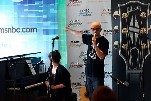 Moby + Kelli Scarr: 4 June 2009 – NBC Experience Café, 30 Rock, New York