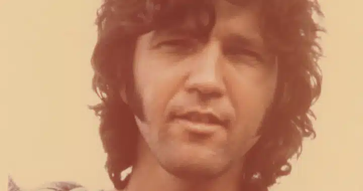 Tony Joe White Rocks the Swamp Posthumously on ‘Smoke From the Chimney’