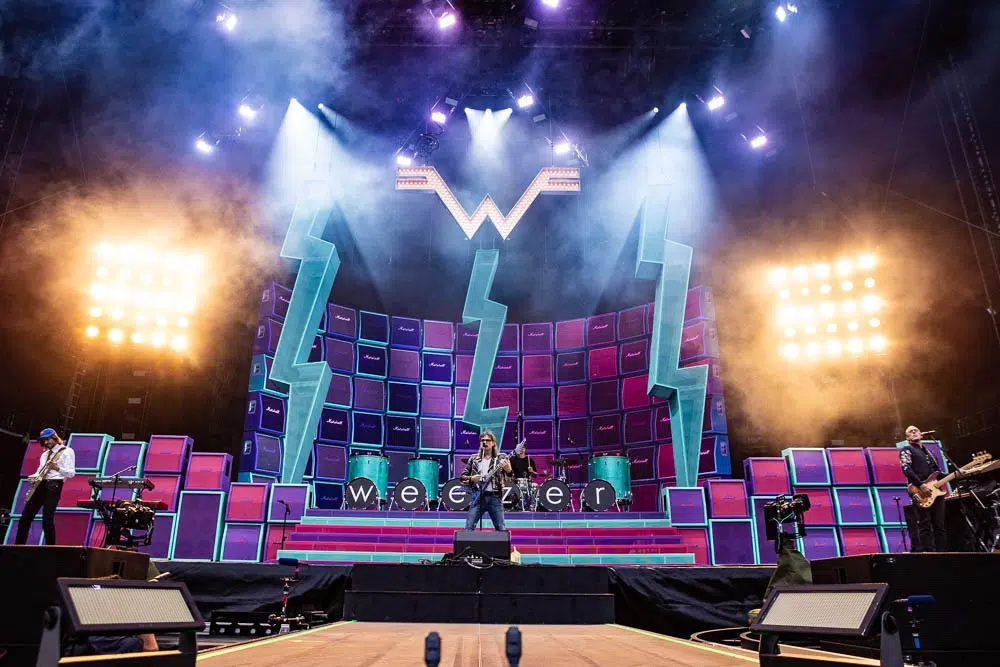 hellameaga 2021 0804 028 weezer set mital