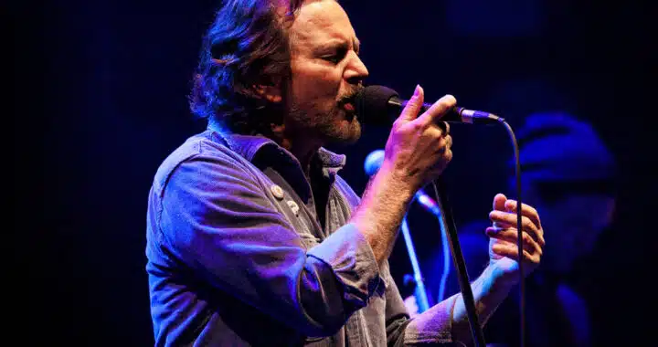 Eddie Vedder and the Earthlings Rock New York with Tour Kickoff