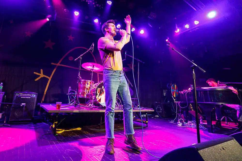 Jukebox the Ghost Get Silly with Audience on ‘Cheers!’ Tour