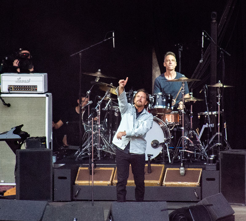 Pearl Jam Comes and Then Quickly Goes in Berlin Concert