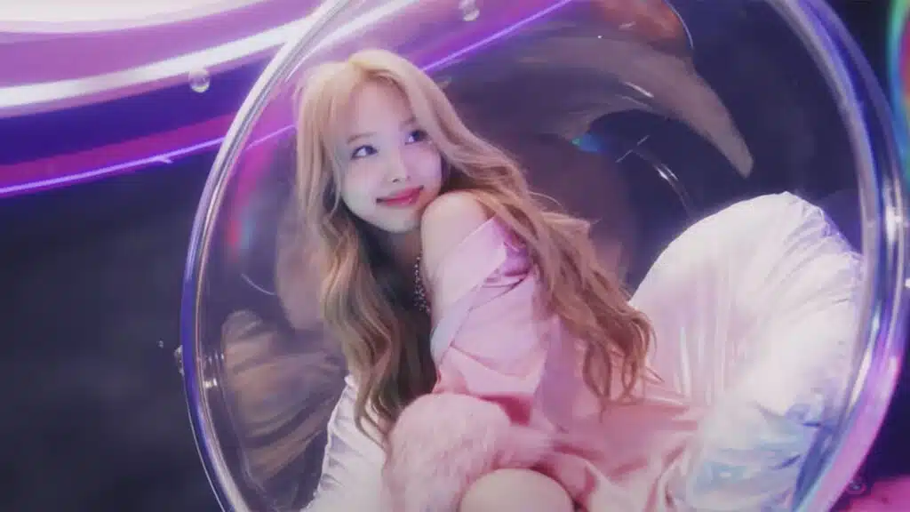 Nayeon: "Pop" (2022) | video screengrab