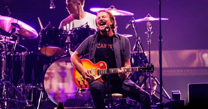 Pearl Jam Rock for 9/11 First-Responders in New York City