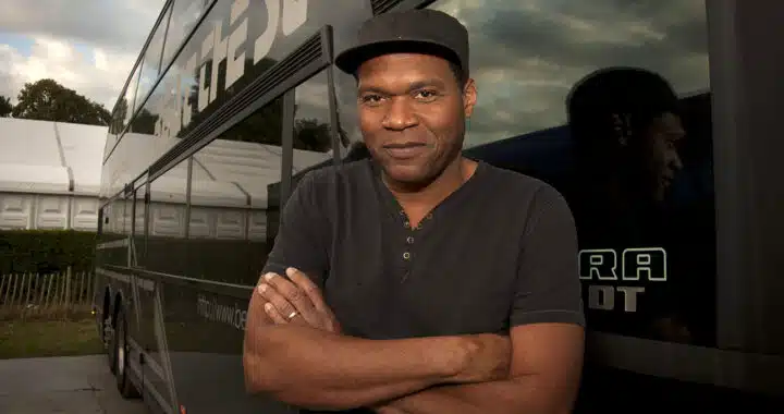 Rock ‘n’ Stroll: Robert Cray’s Blues Stormer ‘Midnight Stroll’