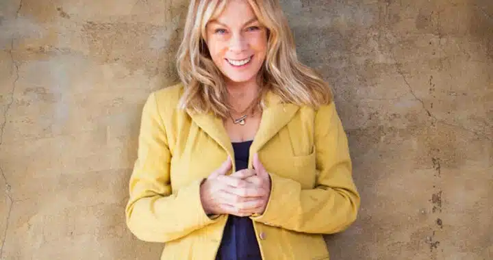 Pirate Rickie Lee Jones Plunders Great American Songbook for ‘Pieces of Treasure’