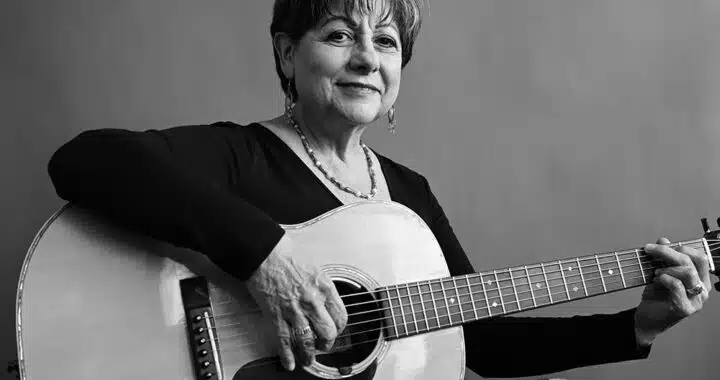 Tish Hinojosa Sweetly Sings ‘With a Guitar & a Pen’ in Hand